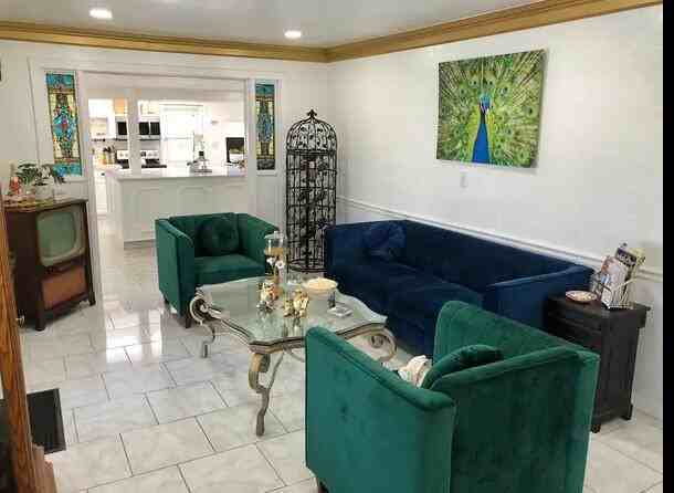 310 S 33rd St - Photo 3 of 28