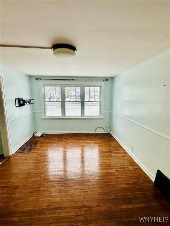 1740 Kensington Ave - Photo 3 of 23