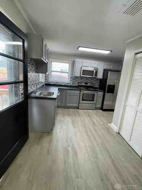 2962 Kerwood Dr - Photo 2 of 15