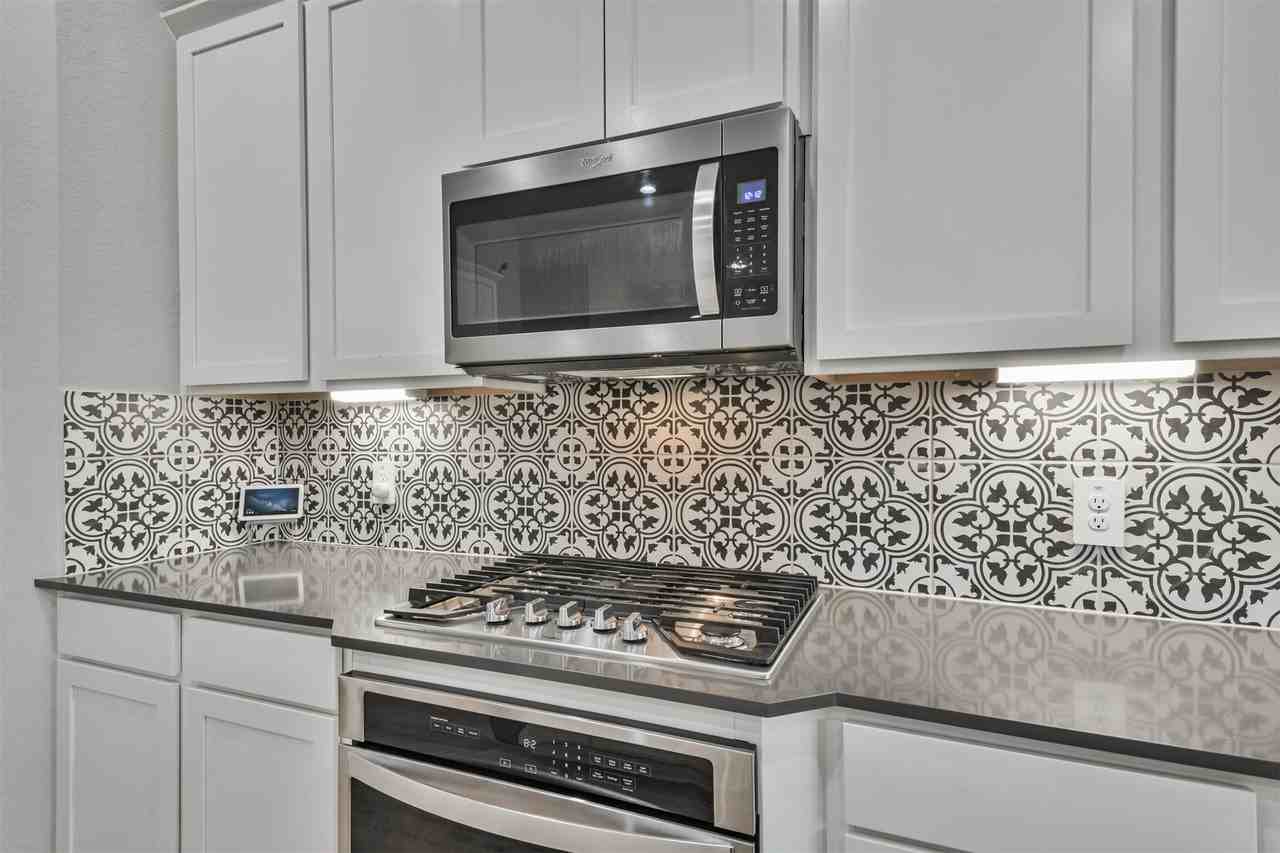 14226 Lake Lodge Dr - Photo 6 of 27