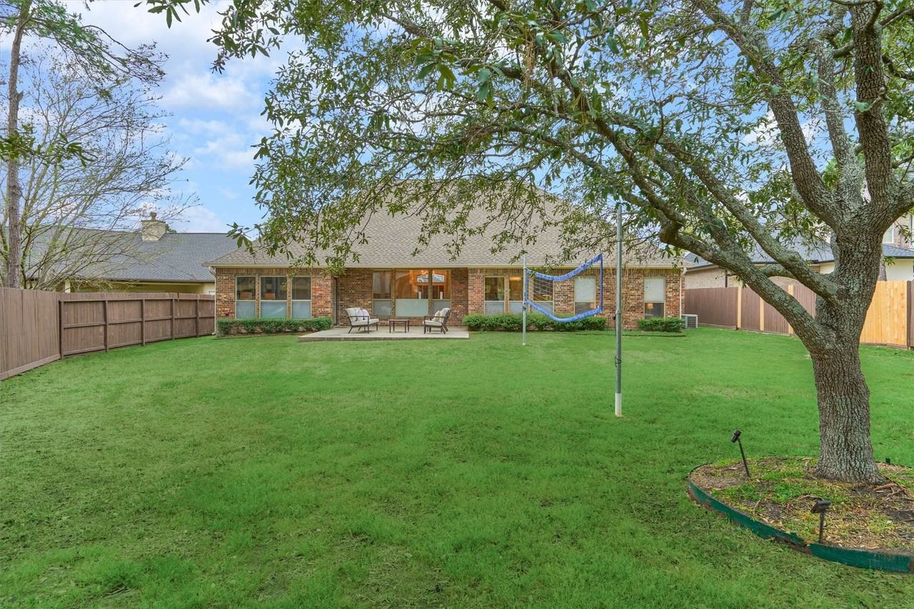 366 Wedgewood Dr - Photo 3 of 50