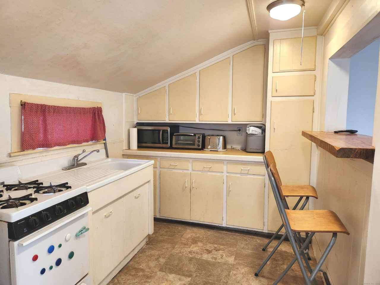 603R Center St - Photo 6 of 16