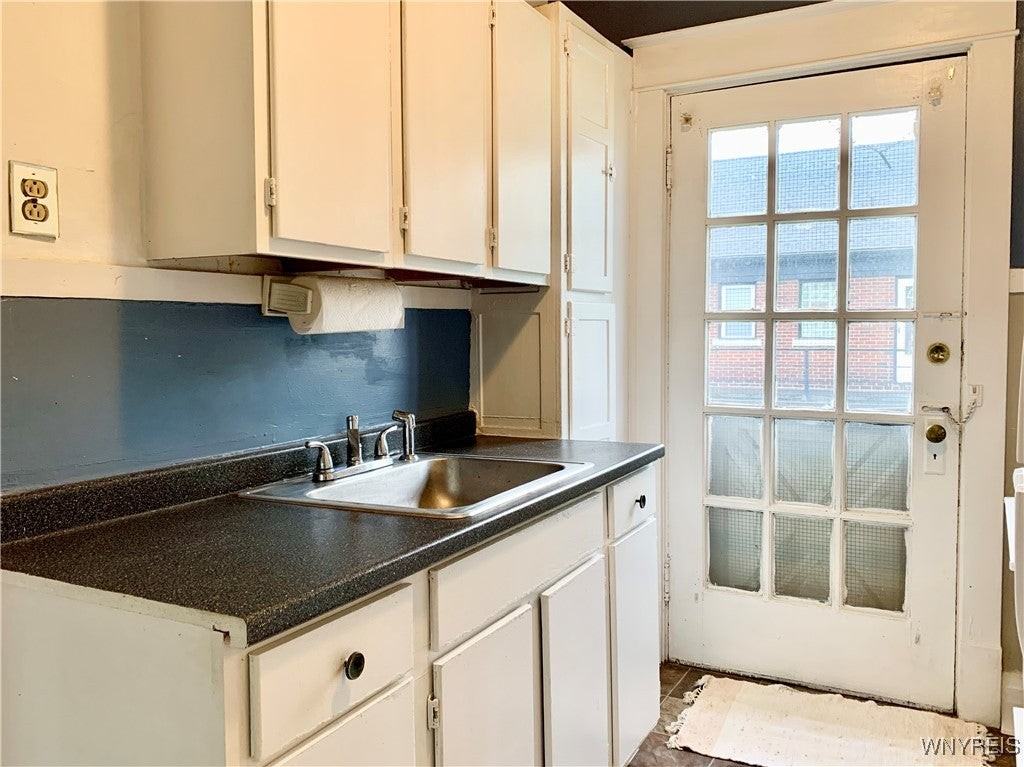 424 Skillen St - Photo 5 of 11