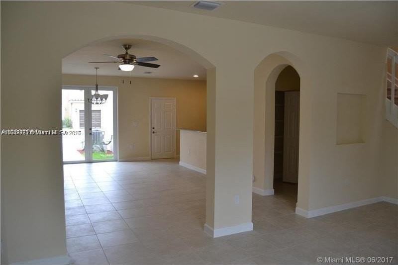 17029 Sw 94th Ter - Photo 2 of 19