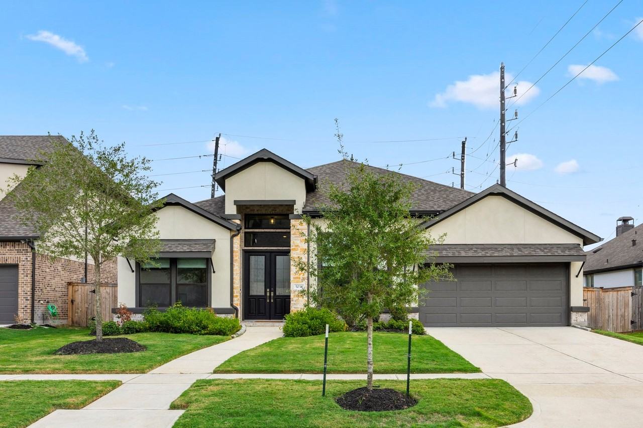 5034 Bent Tree Dr - Photo 2 of 42