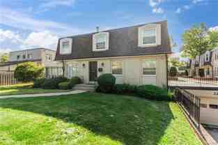 32 Bernhardt Dr - Photo 1 of 1