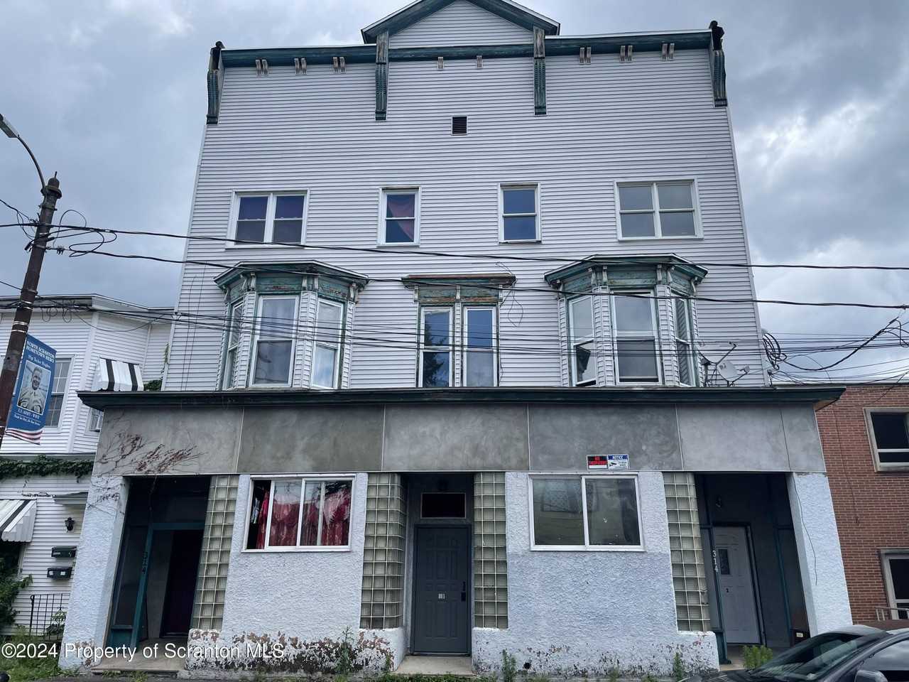 314 W Market St - Photo 5 of 5