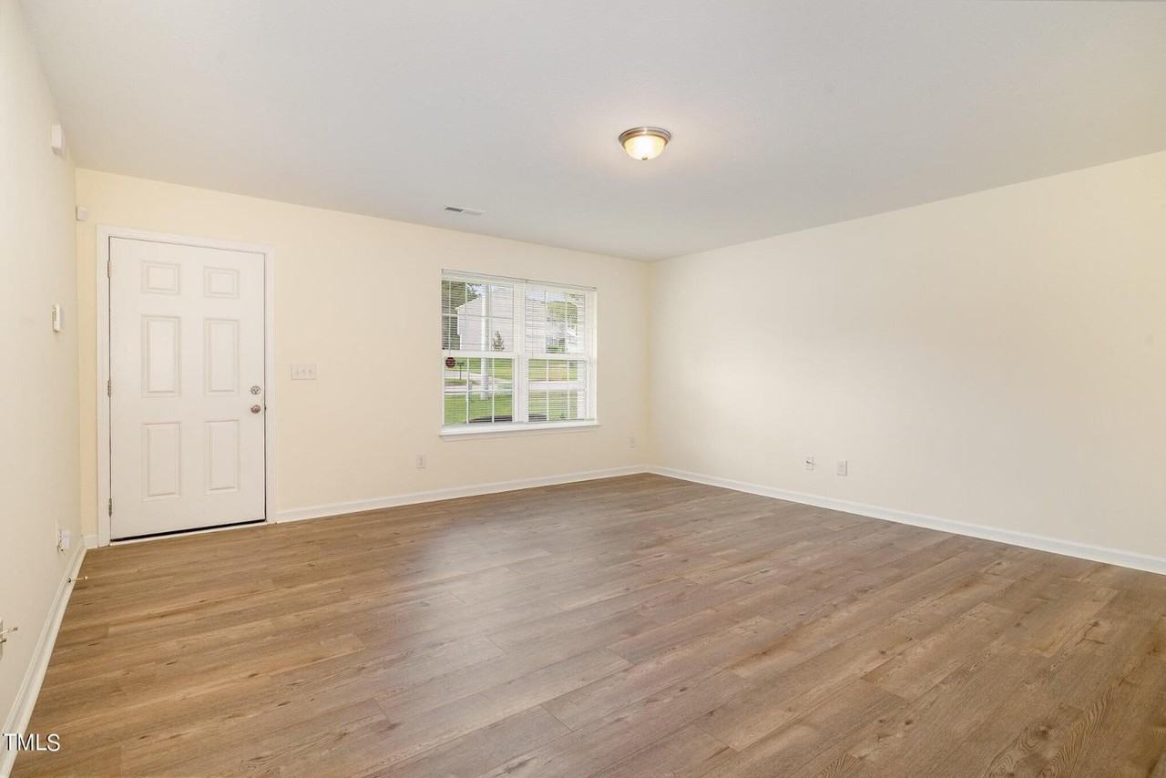 708 Hay River St - Photo 2 of 25