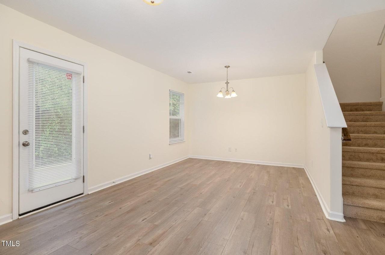 708 Hay River St - Photo 6 of 25