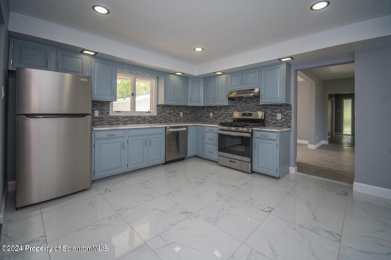 230 Canaan St - Photo 3 of 16