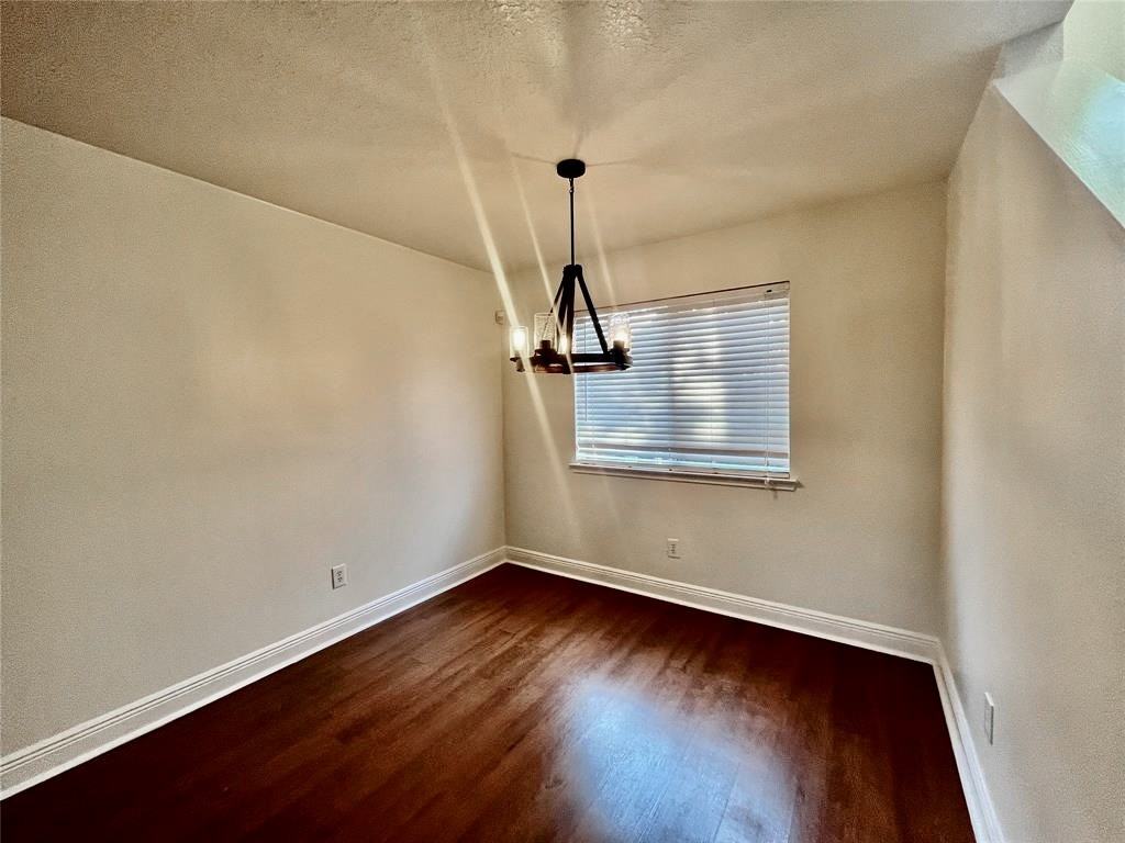 3955 Carriage Park Row - Photo 5 of 11