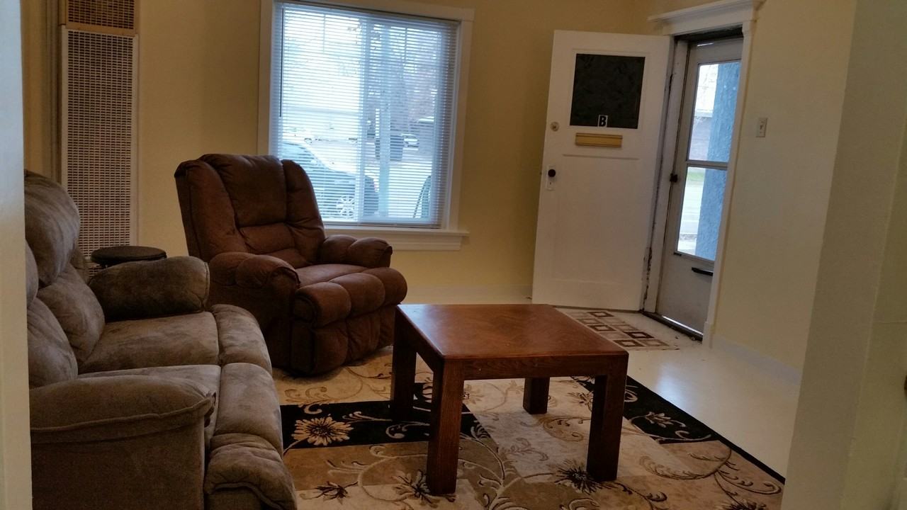 525 E 800 S - Photo 3 of 7