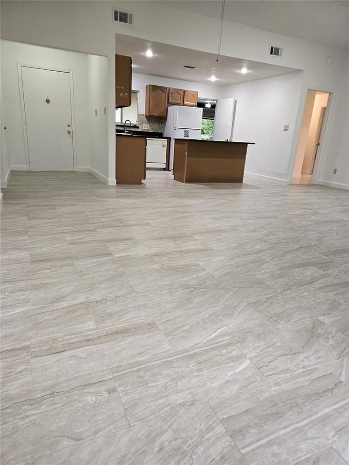 11402 Sandy Hill Dr - Photo 3 of 17