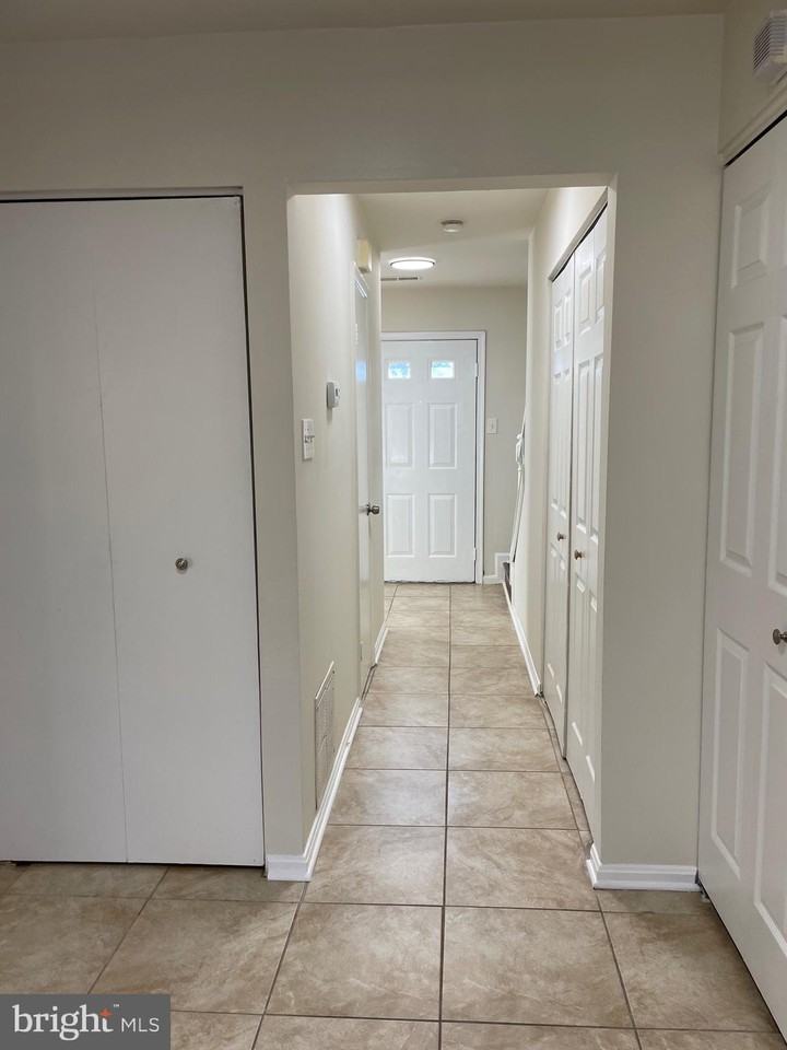 3425 Elenoir Ct - Photo 2 of 12