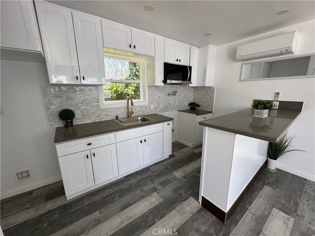 1321 N Sultana Ave - Photo 4 of 20