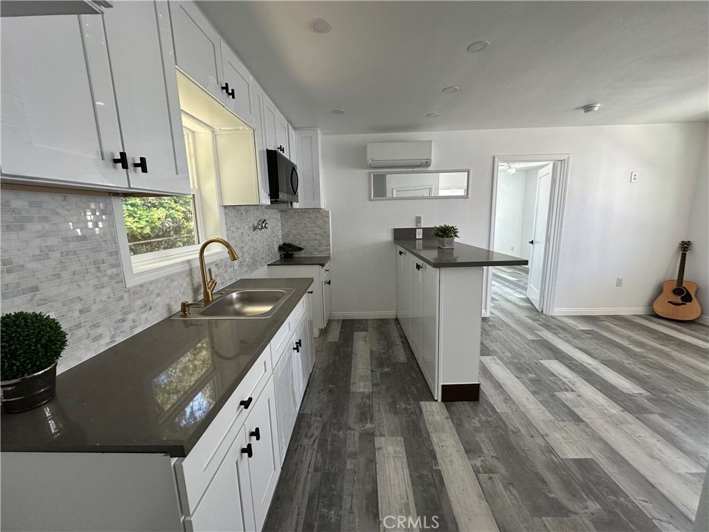 1321 N Sultana Ave - Photo 5 of 20