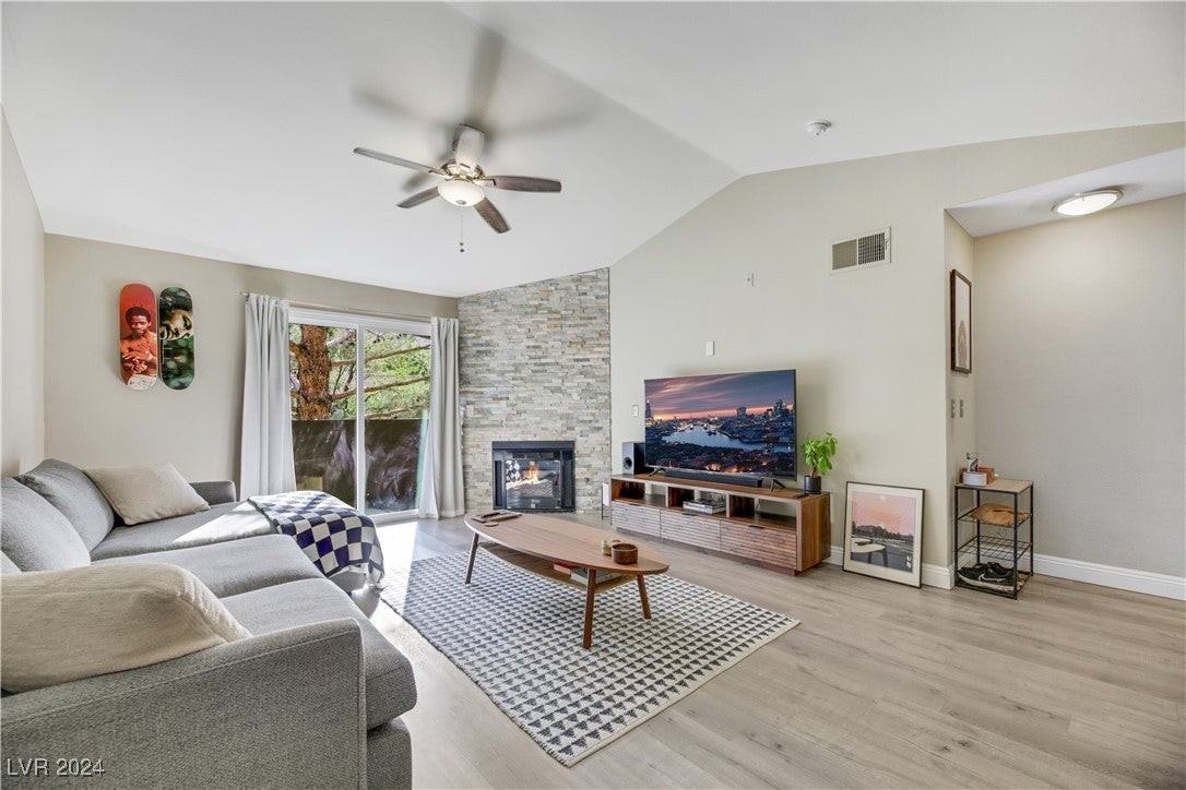 231 W Horizon Ridge Pkwy - Photo 6 of 30