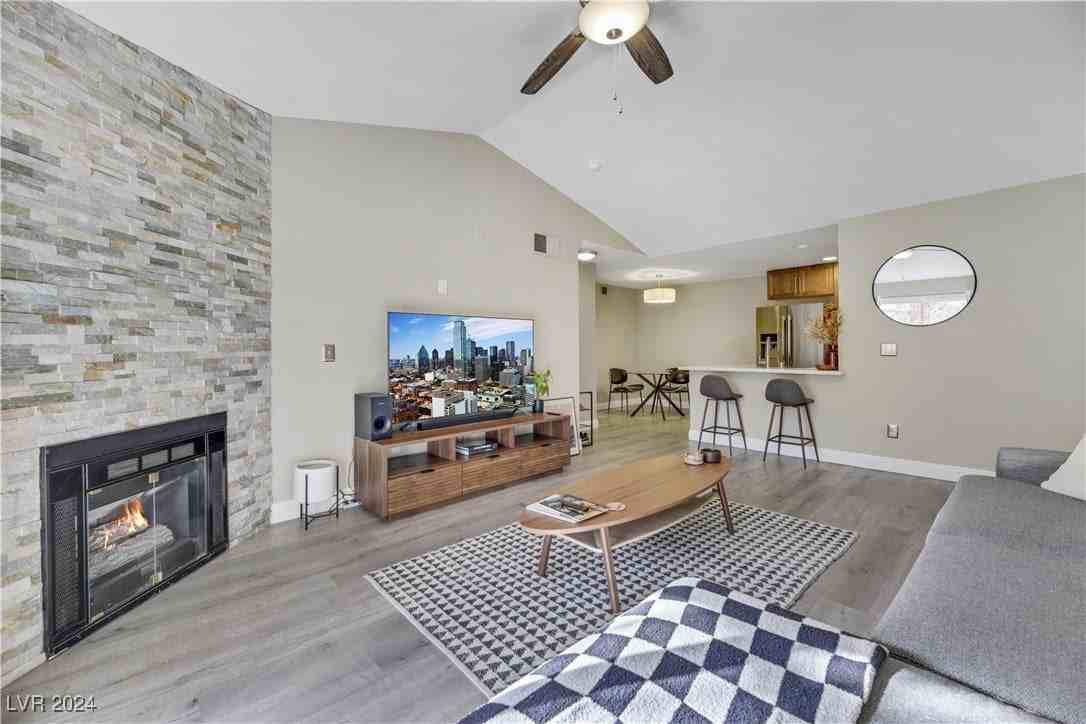 231 W Horizon Ridge Pkwy - Photo 7 of 30