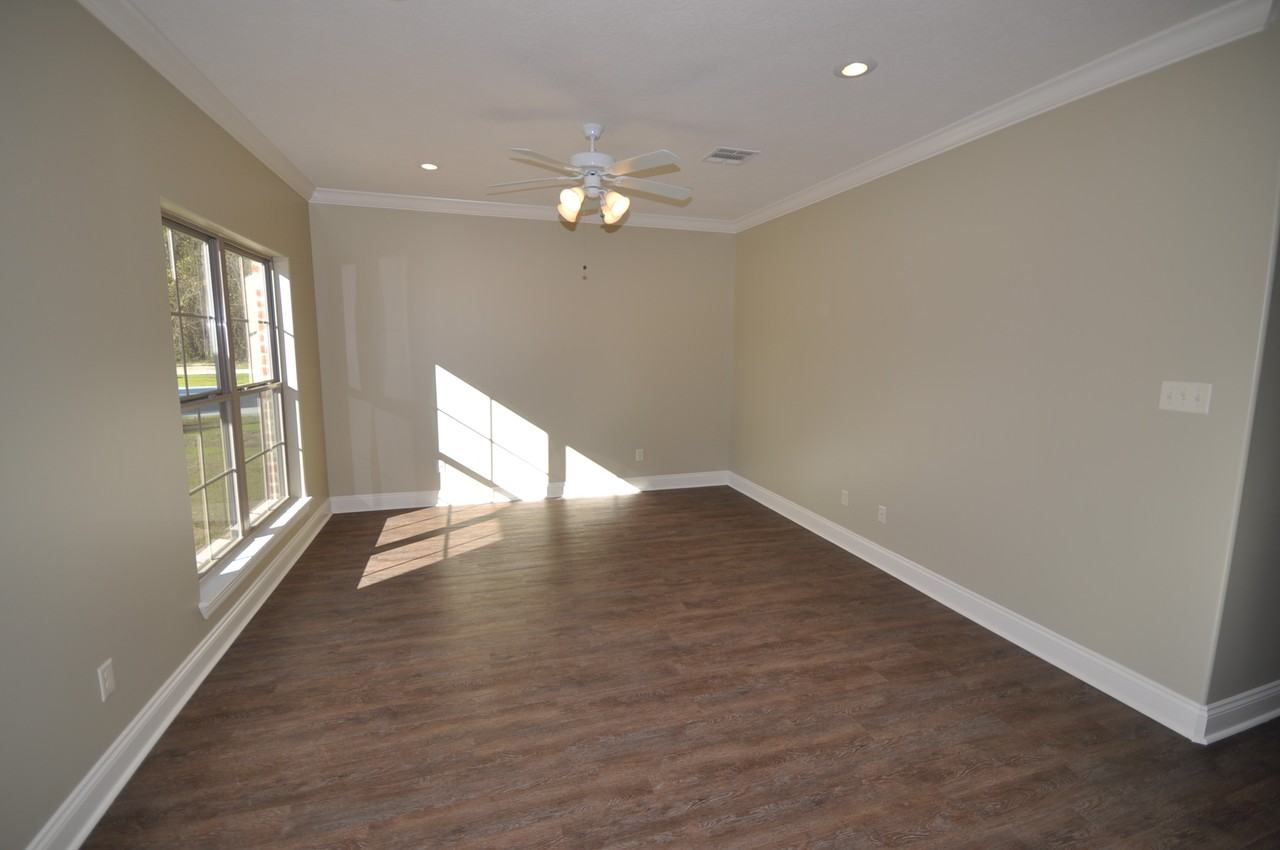 2224 Janelle Ave - Photo 2 of 13