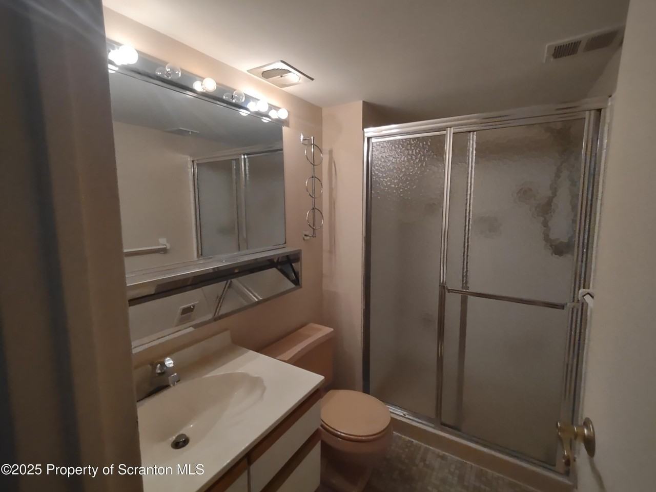 1509 Summit Pointe - Photo 3 of 11