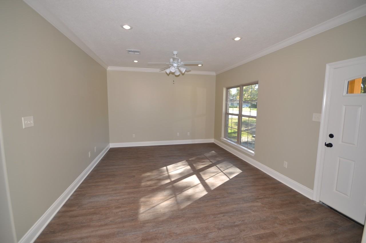 2228 Janelle Ave - Photo 2 of 11