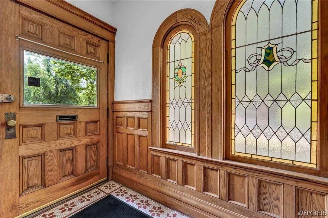 106 Bidwell Pkwy - Photo 3 of 41