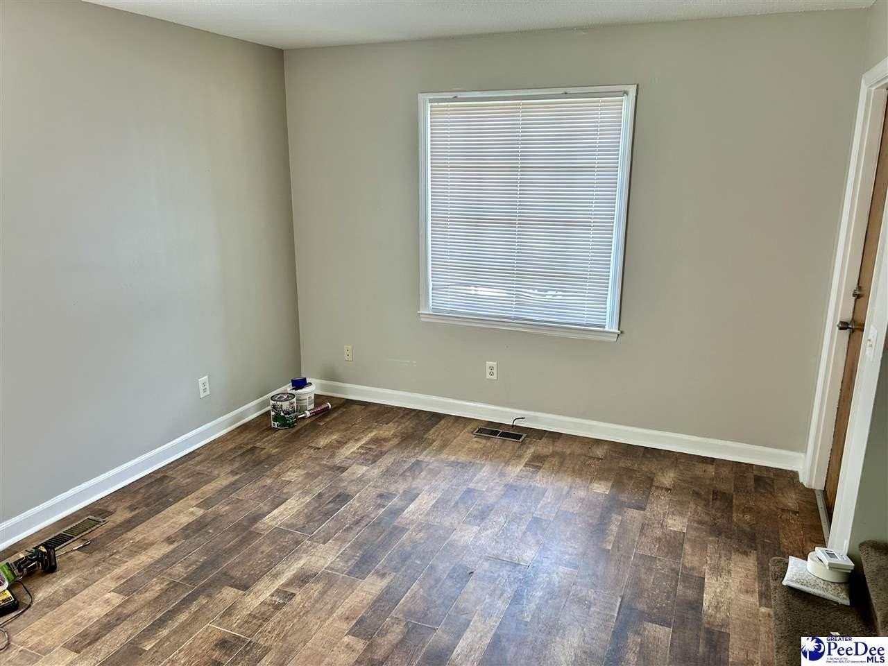 411A W Pine St - Photo 6 of 7