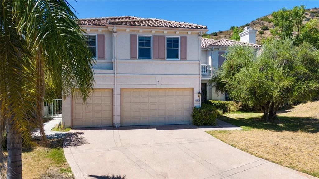 7753 Graystone Dr - Photo 3 of 50