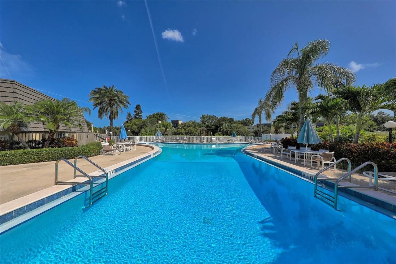 14130 Rosemary Ln - Photo 2 of 22