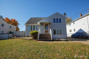 373 Hyatt St - Photo 1 of 1