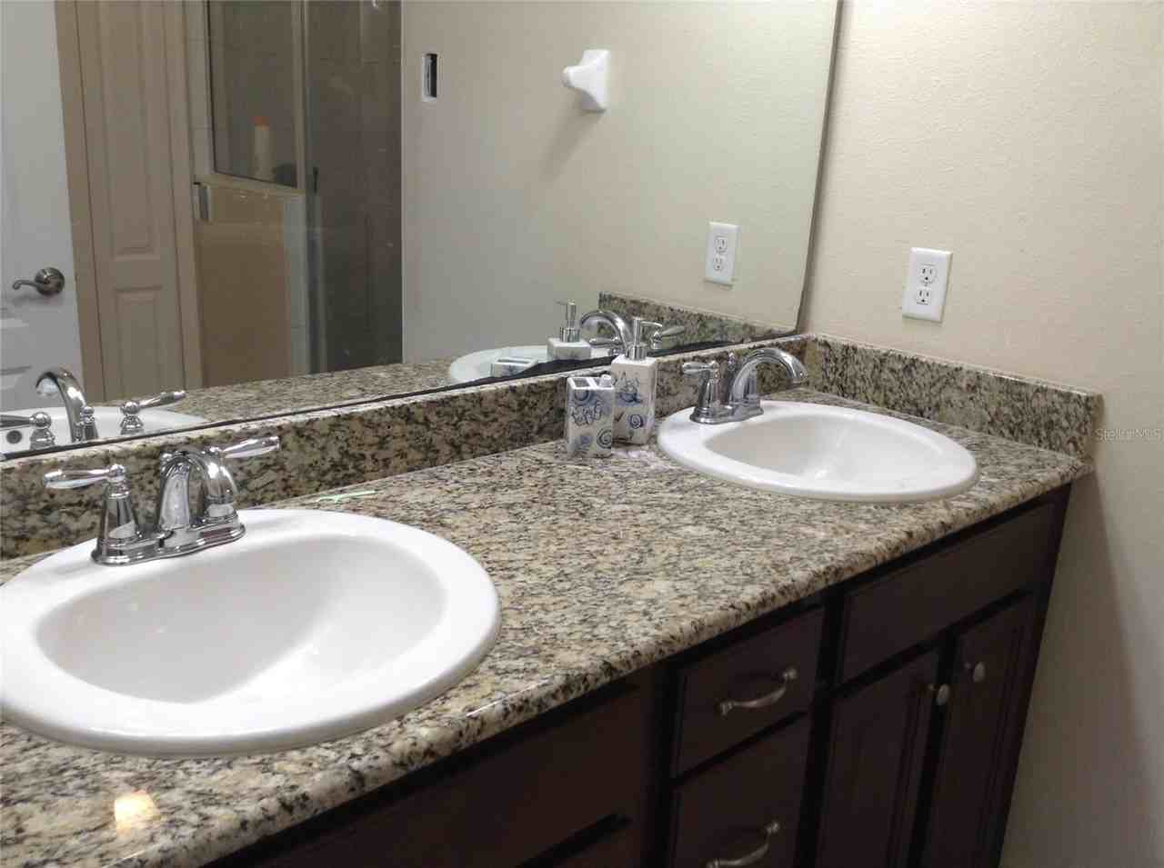 8427 Kelsall Dr - Photo 7 of 21