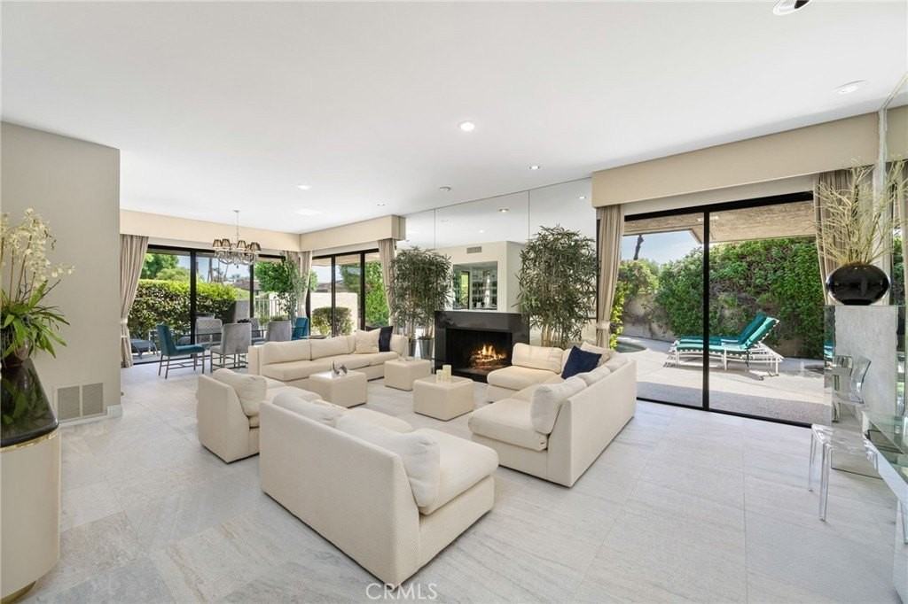 95 Princeton Dr - Photo 4 of 23