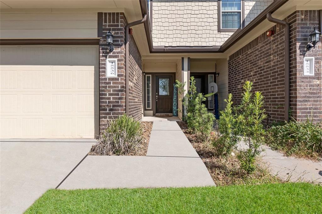 15536 Marina Dr - Photo 3 of 11