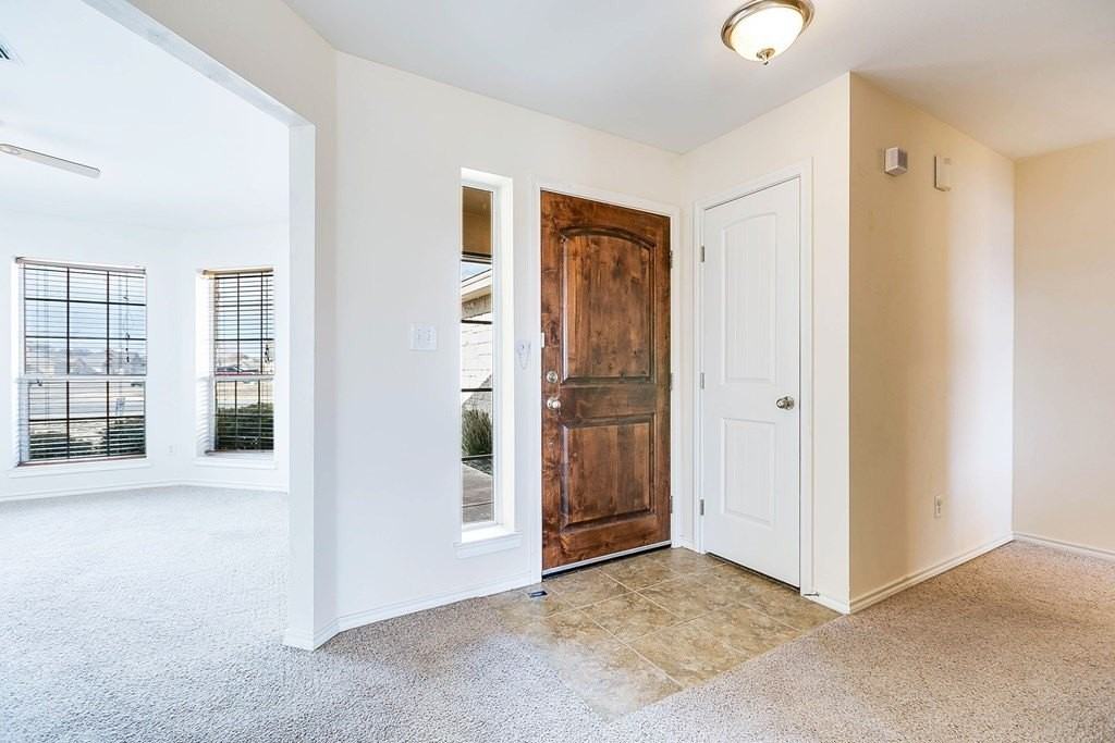 2813 Ricks Dr - Photo 3 of 22