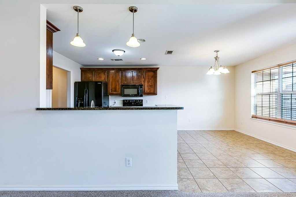 2813 Ricks Dr - Photo 7 of 22