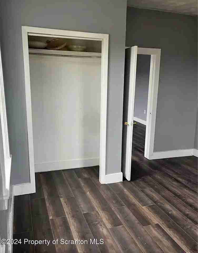 734 Grant Ct - Photo 3 of 7