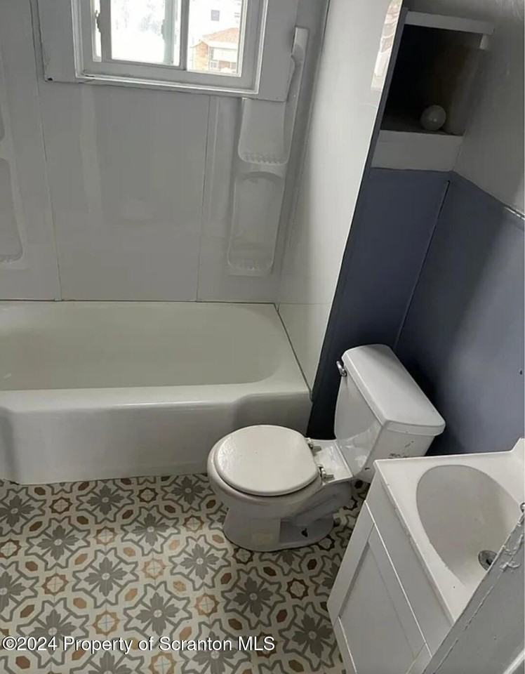 734 Grant Ct - Photo 5 of 7