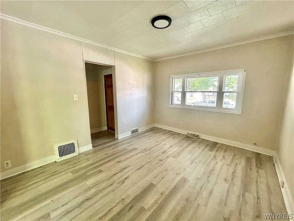 499 West Ave - Photo 3 of 14