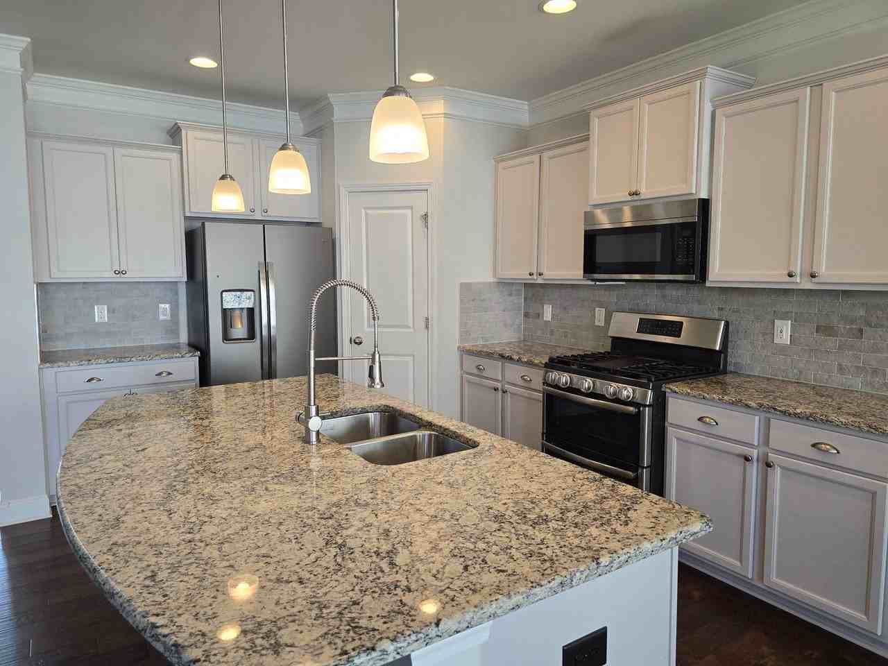 7511 Mapleshire Dr - Photo 6 of 28