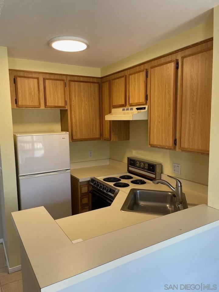 3950 Cleveland Ave - Photo 4 of 9