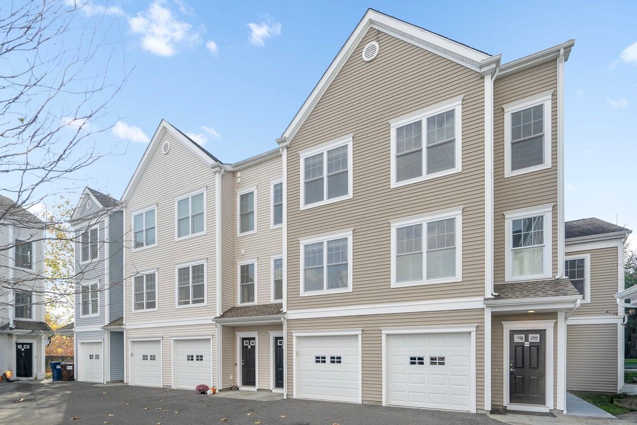 409 Copper Square Dr - Photo 2 of 40