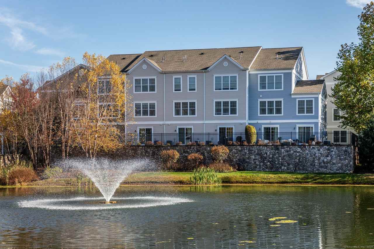 409 Copper Square Dr - Photo 3 of 40