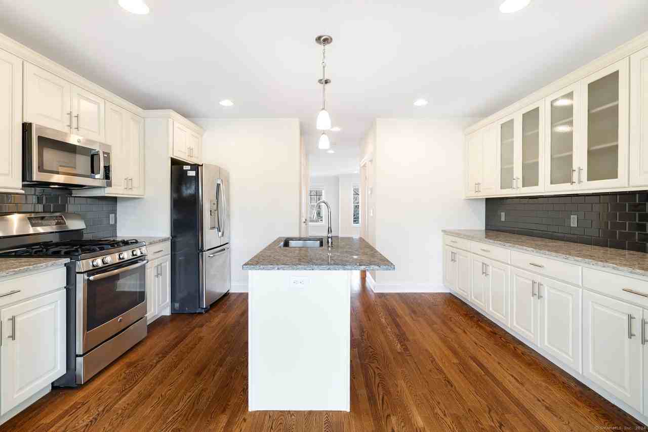 409 Copper Square Dr - Photo 6 of 40