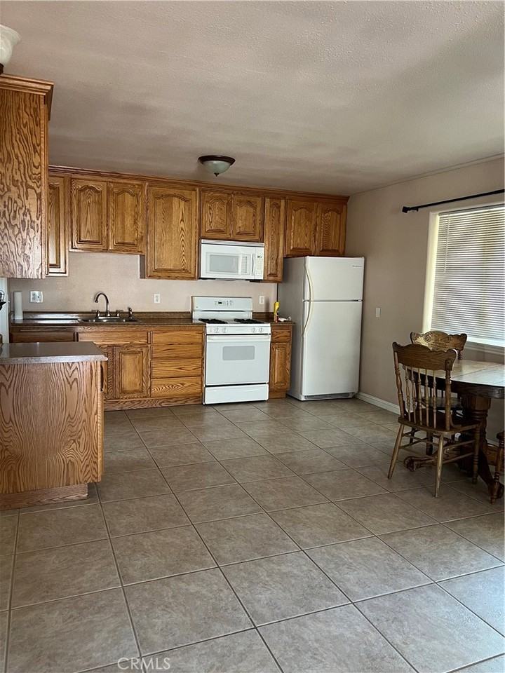 11440 Prairie Trl - Photo 2 of 6