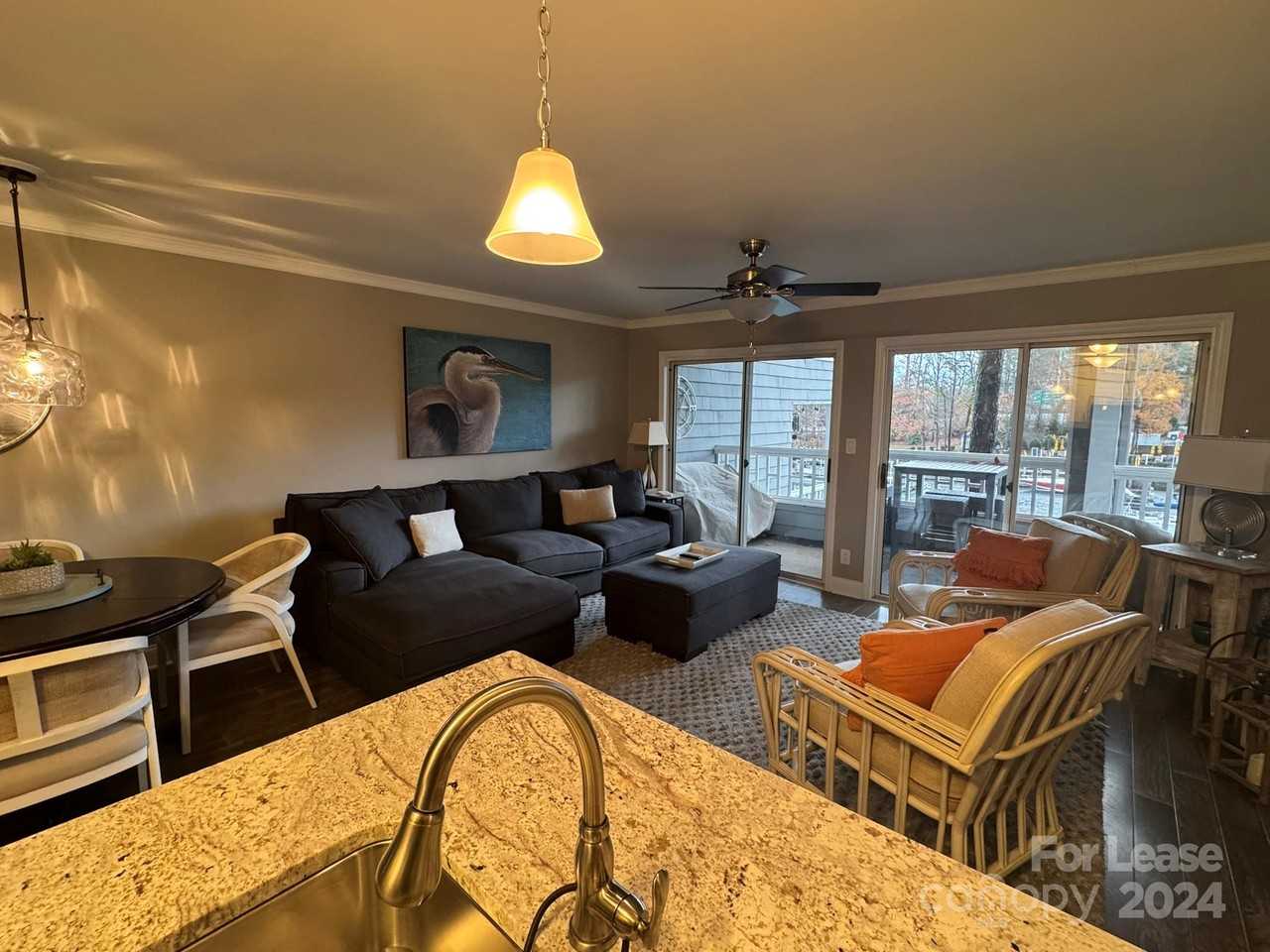 238 Northwest Dr - Photo 2 of 22