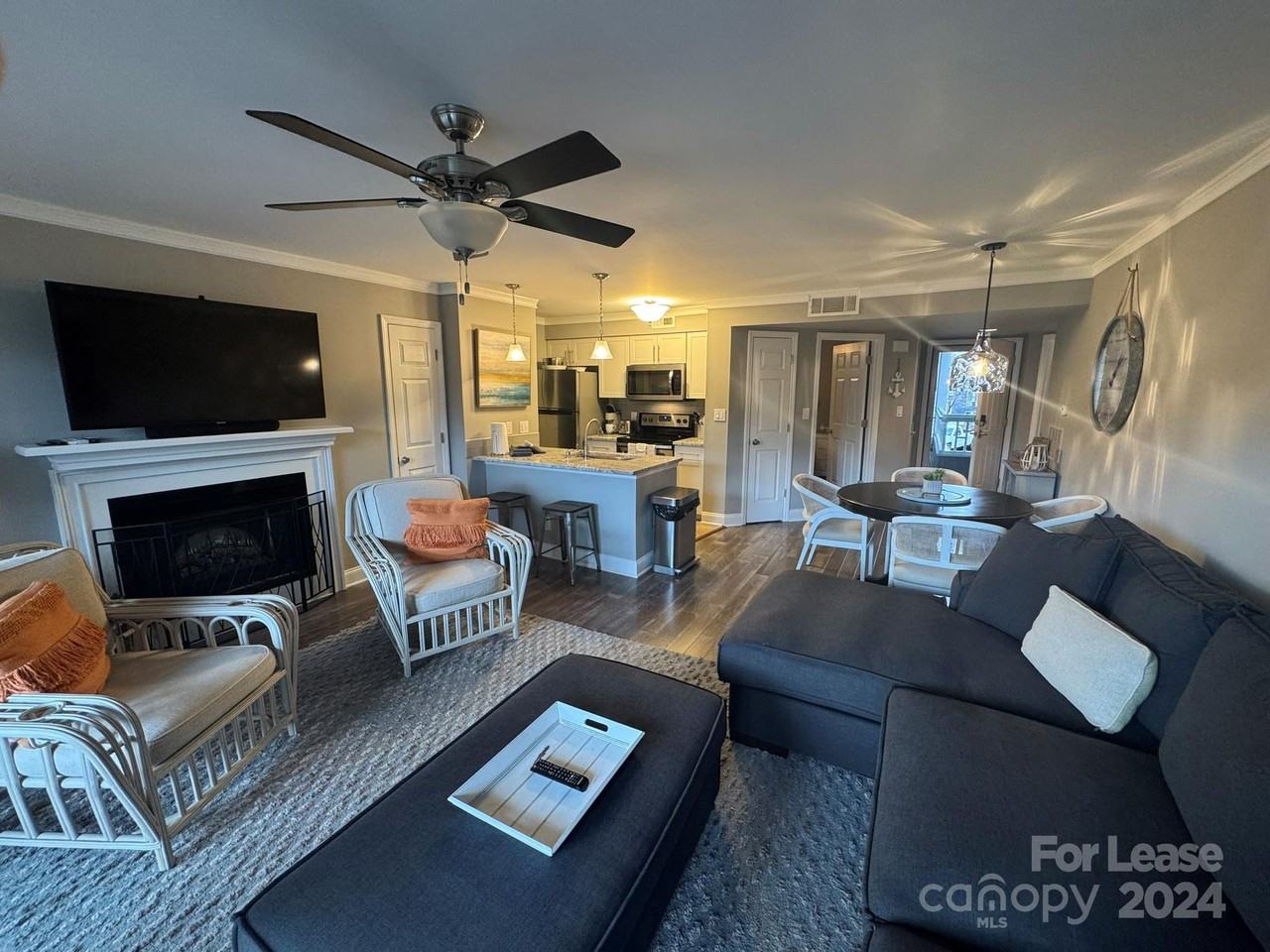 238 Northwest Dr - Photo 3 of 22