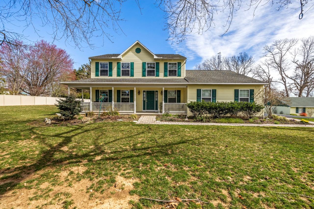 17141 Mount Airy Rd - Photo 2 of 42