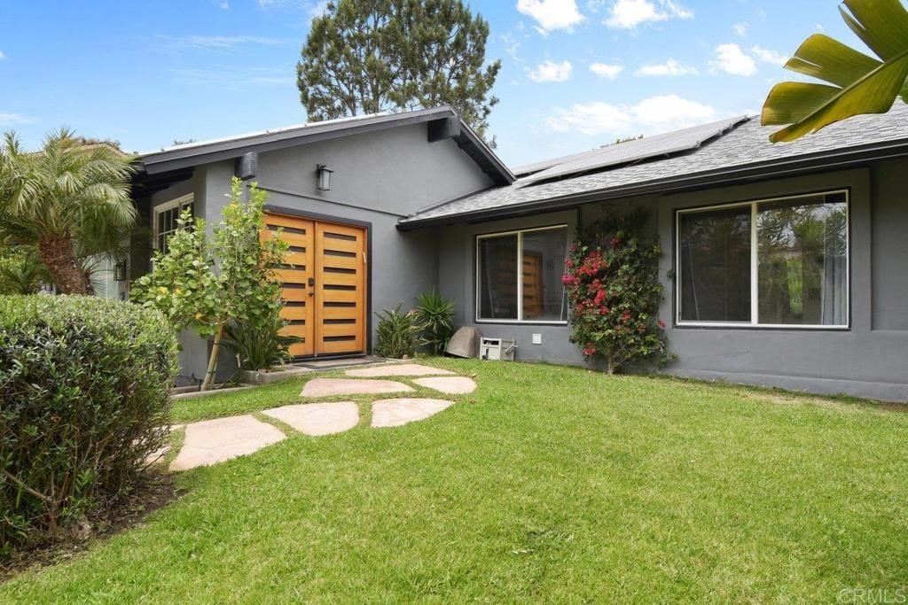 2560 Lozana Rd - Photo 2 of 30