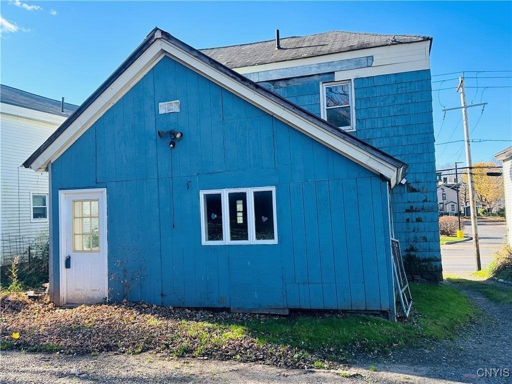 211 S 2nd St - Photo 3 of 14