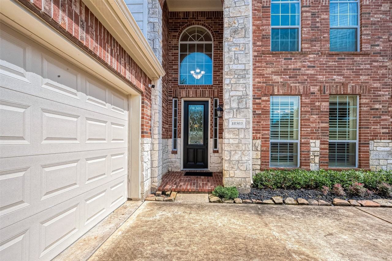 18503 W Laura Shore Dr - Photo 3 of 40